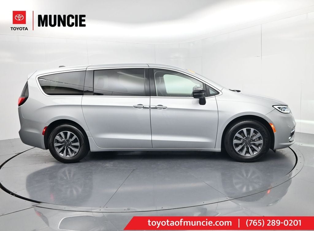 2024 Chrysler Pacifica Hybrid